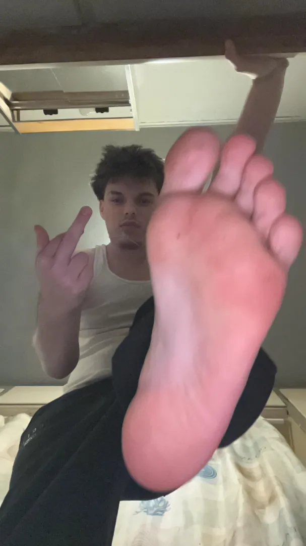 Serve my 19yr feet posted by master__thizzy