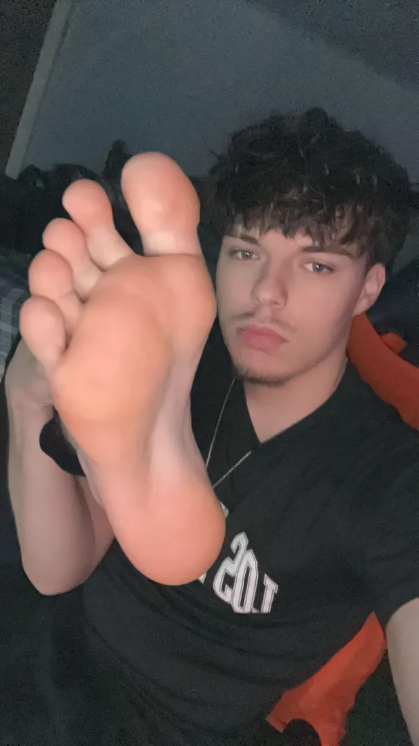 Serve these 19yr Alpha feet posted by master__thizzy