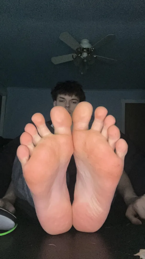 Serve these 19yr alpha feet posted by master__thizzy