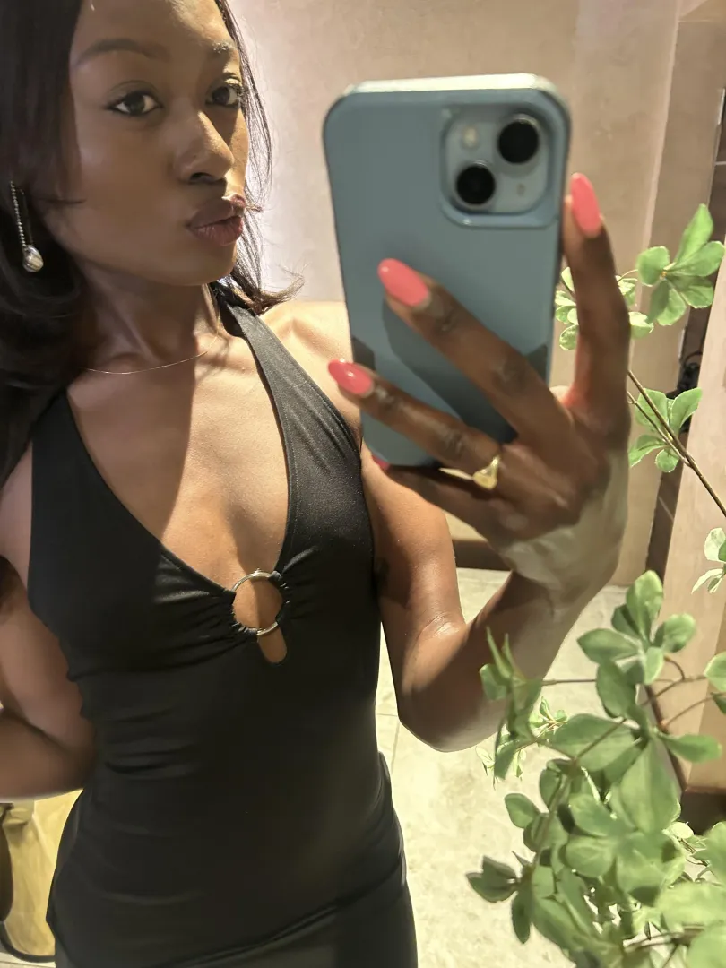 serving a sexy woman half your age is your ONLY purpose. LOSERS SEND, Goddess smiles  I’m greedy and evil. Get to sending peasant. posted by deepfloat0