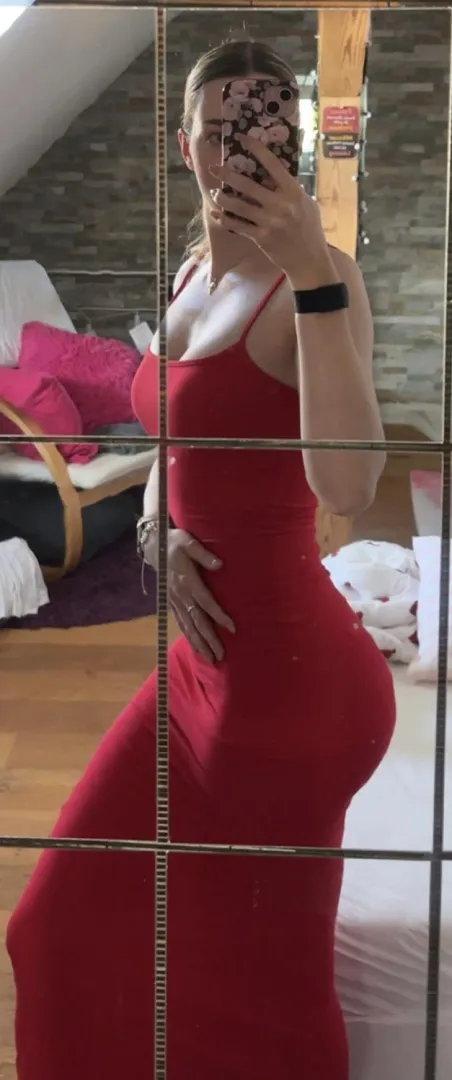 Serving red dress energy. posted by SecretTess_