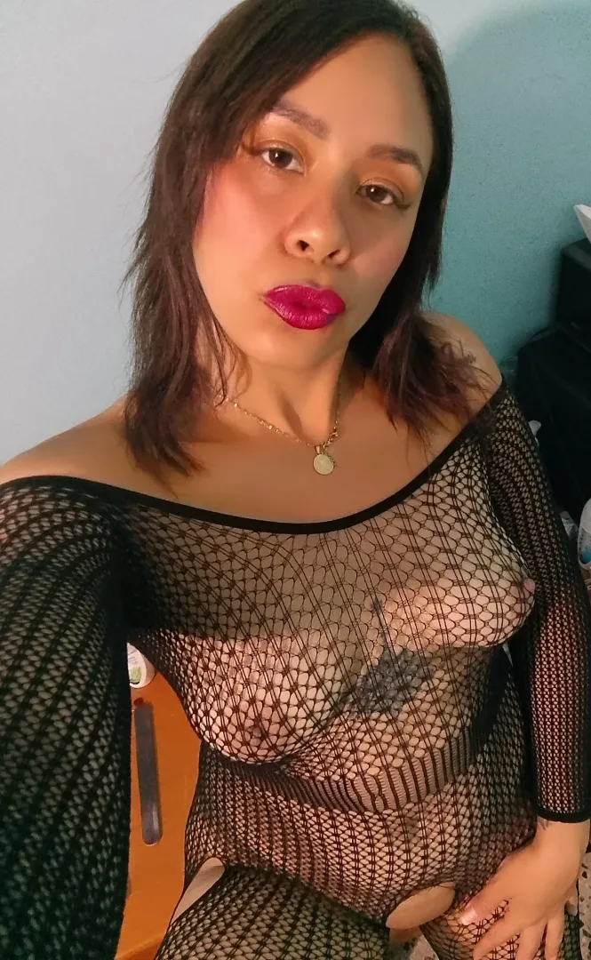 Sexy and provocative full lips posted by cutealoha_andra
