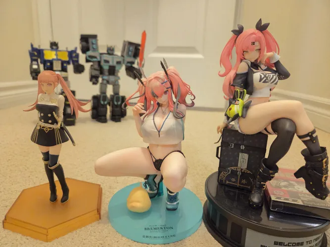 Sexy Bremerton figure with Nicole Demara and Hilda by Terran117