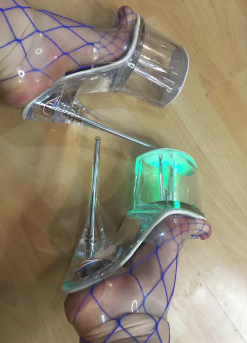 Sexy clear heels by feet_queen8888