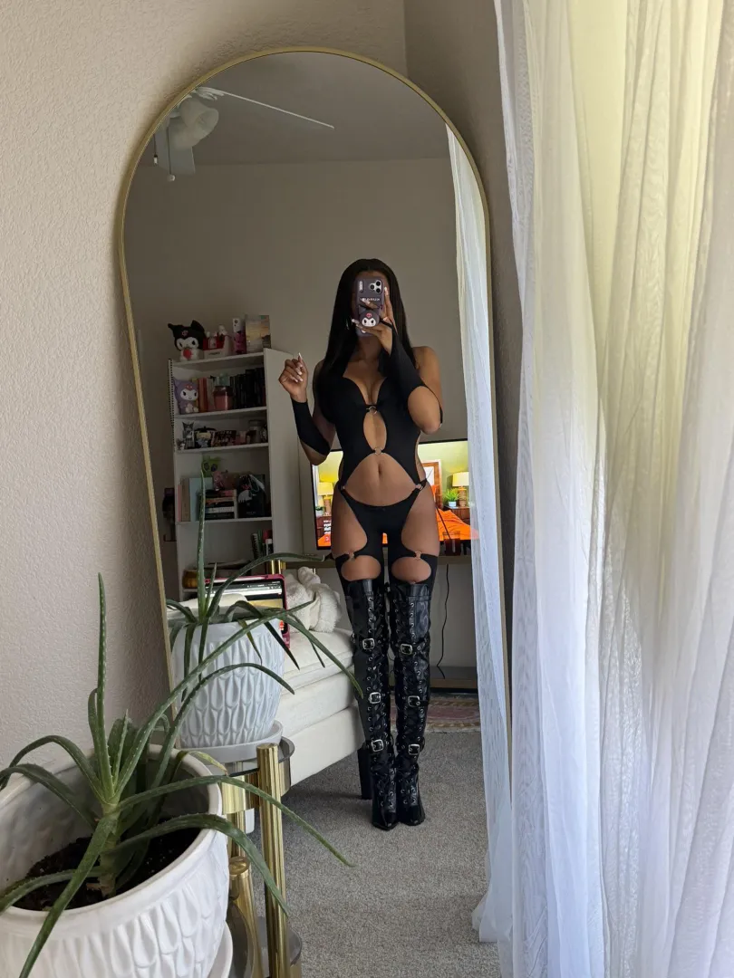 Sexy evil & sweet, you can’t resist. posted by PlayWithStaci