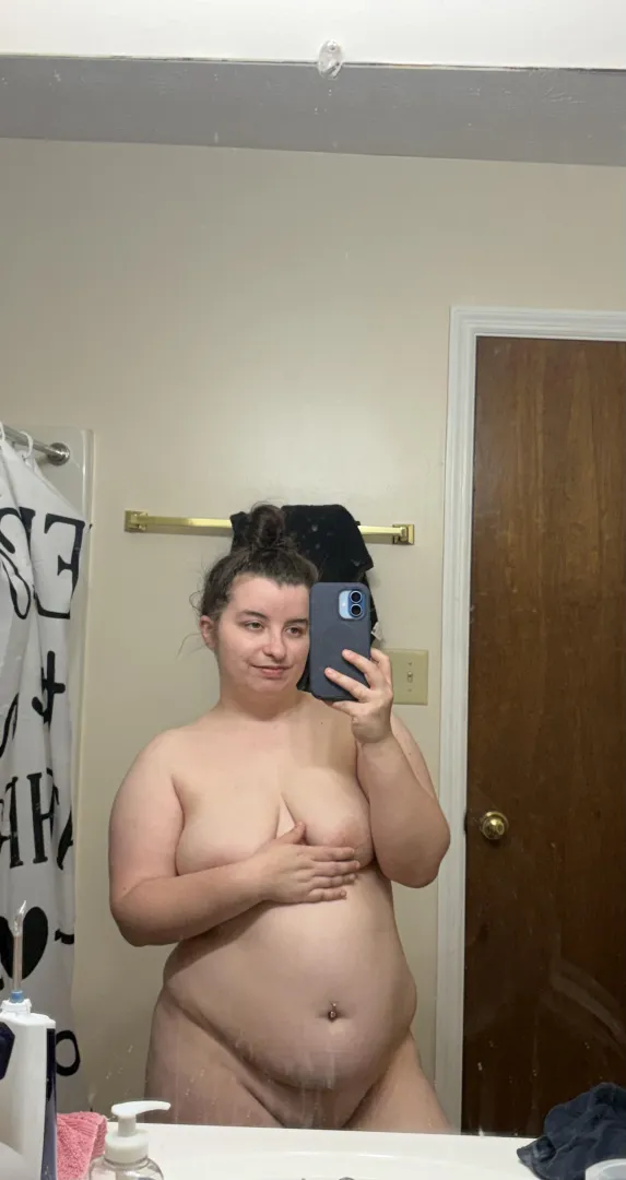 Sexy hairbun ;) posted by Original_Day6832