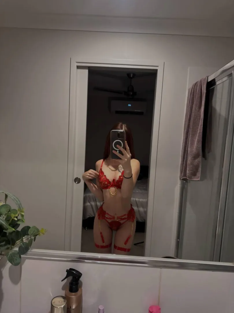 Sexy mirror selfie for you baby posted by CheekyBarbx