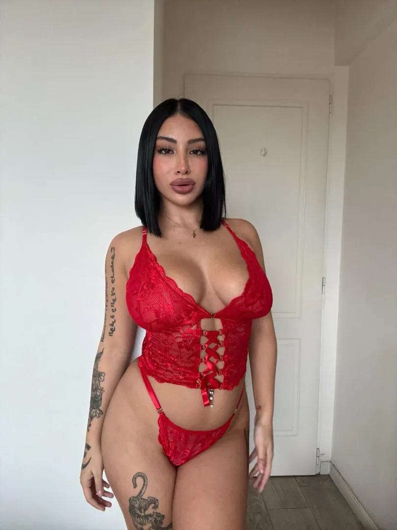 sexy mommy in her red lingerie posted by TeasingzzBabe
