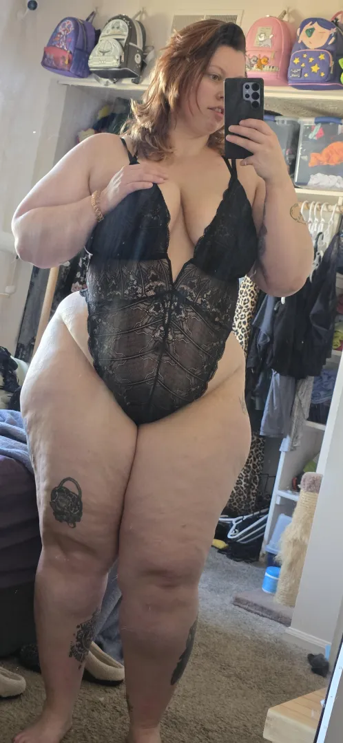 Sexy tummy posted by RogueRosexx