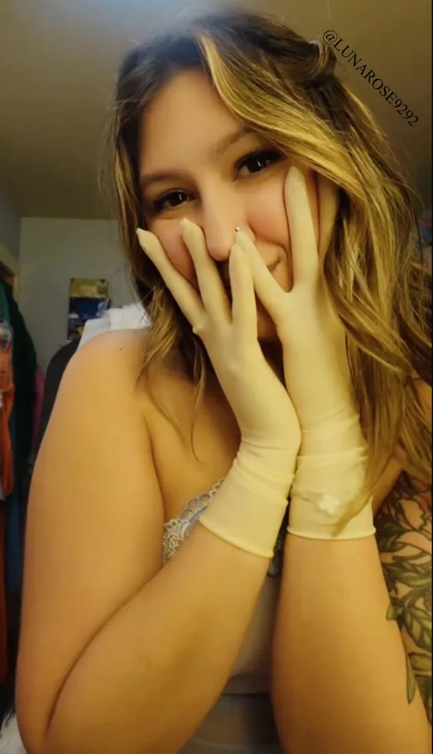 Shall we play? posted by Lunarose9292