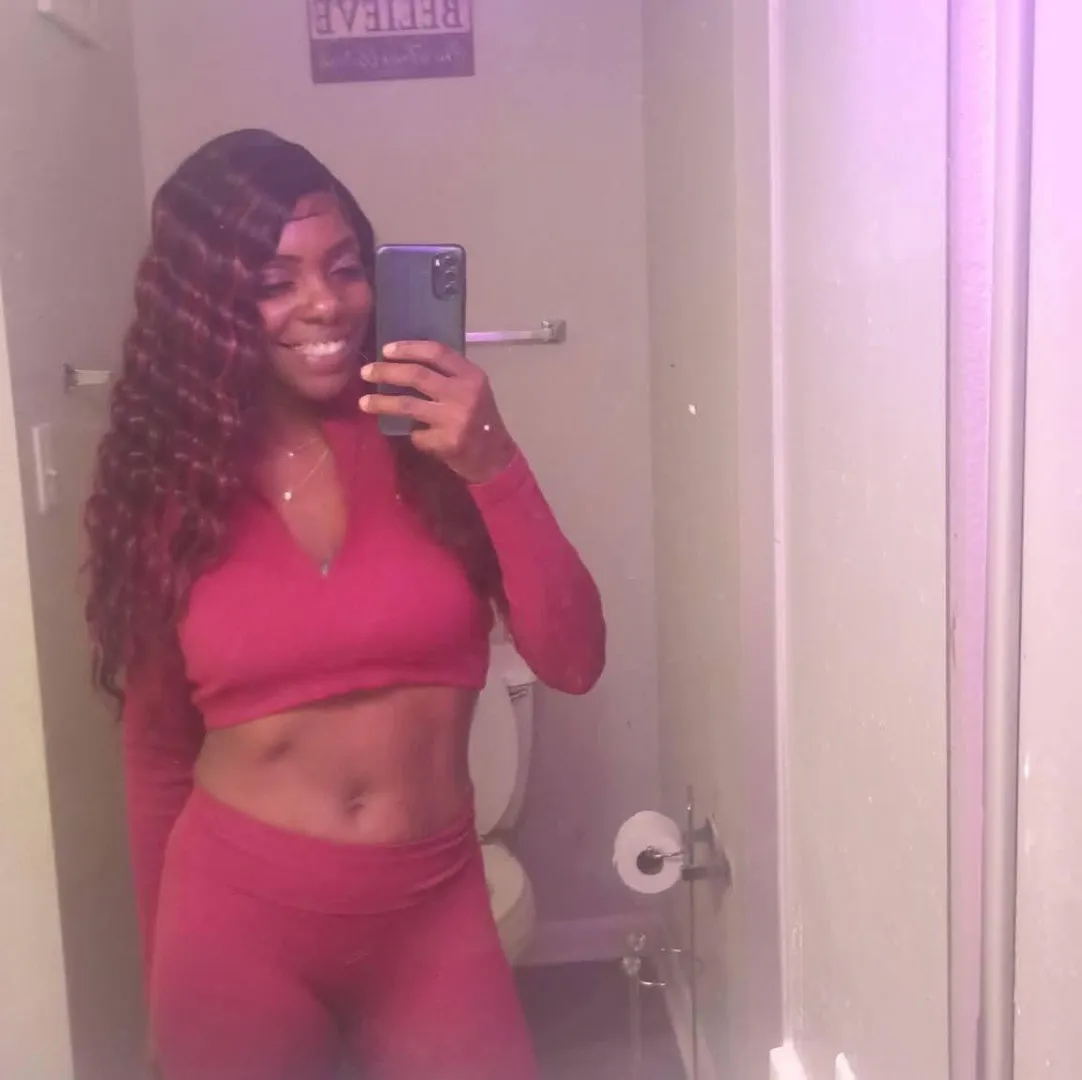 SHE DOESN'T EVEN RUSH!!! HOW IS HER HANDS SO TANTALIZING!!! posted by Holistic_Touch