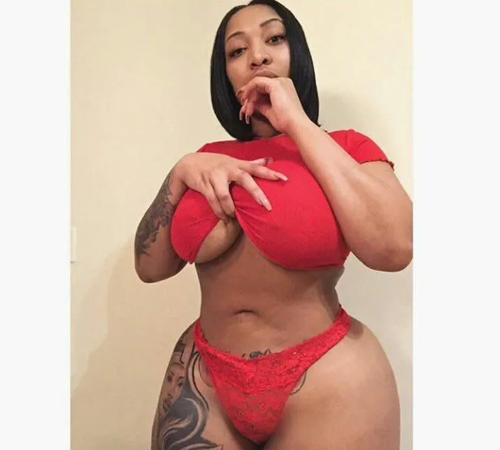 She like red ❤️ posted by jumbo-101