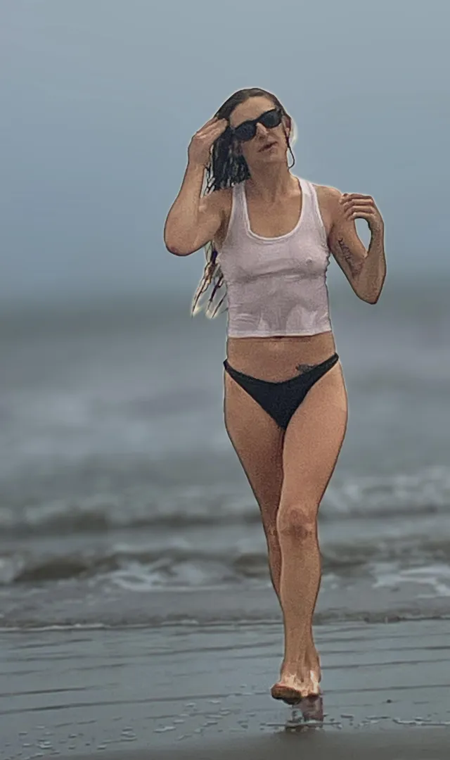 She likes showing off and reading what you would do to her! Houston couple! posted by Chris_H713