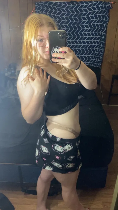 She looks good on me  by theprettiestJ