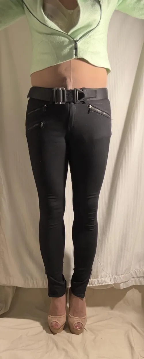 Sheer nude pantyhose, jeans, and heels by LisbethFlate