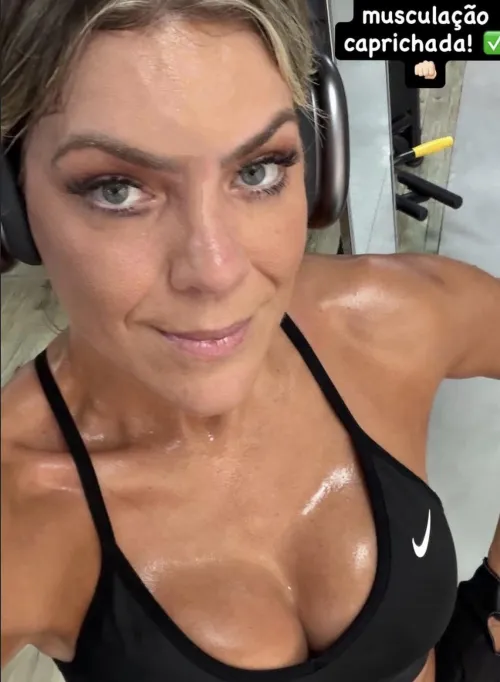 Shiny by Question-Alternative