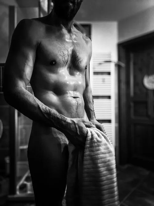 Shiny by Twilight_Bond_Guy