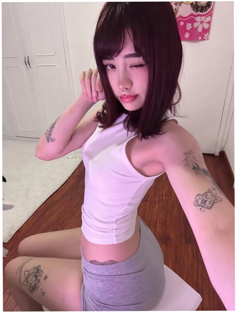 Short girl with dangerous ideas [18F] posted by ShyButNastyyy