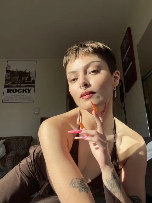 Short haired dyke, craving your eyes on me  by LuxxDyke