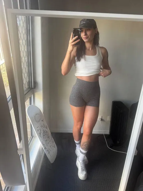 Shorts gripping everything by Bunnyappleh