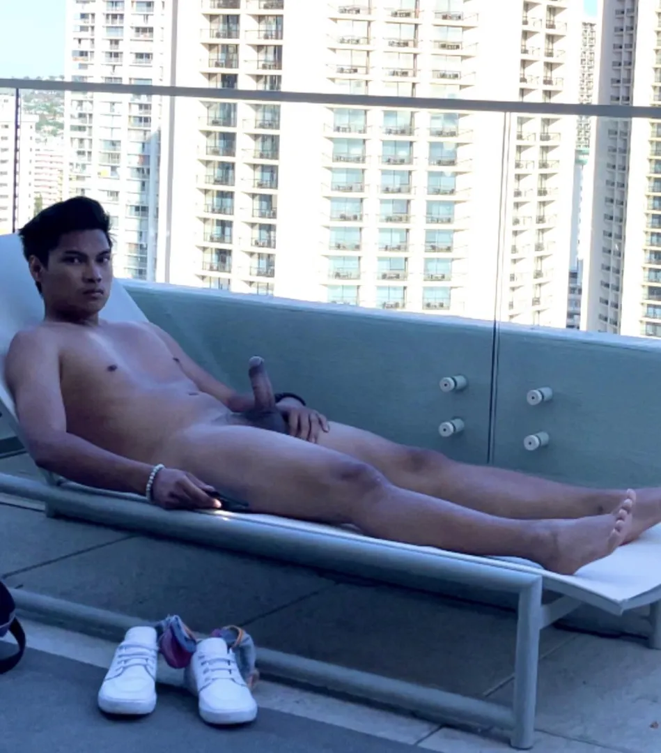 Should always be naked while on vacation posted by ItsBrxntstxrmEO