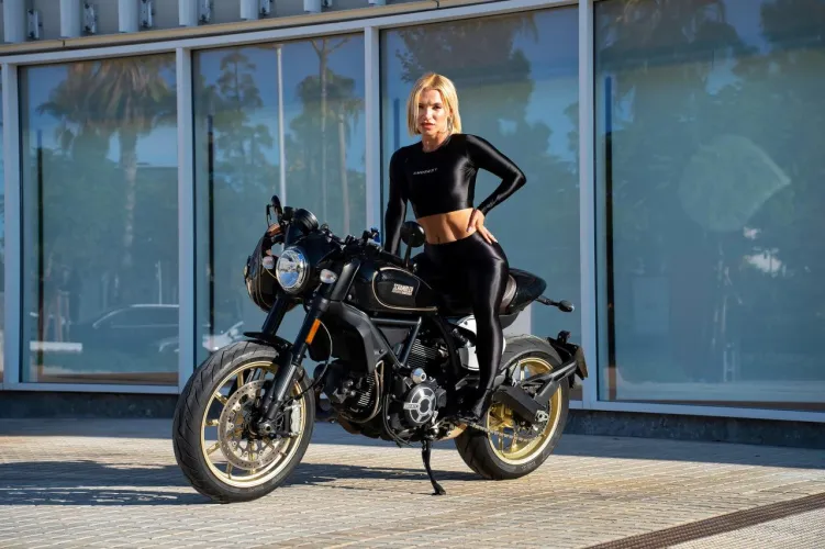 Should I take you for a ride? I didn't think you could handle it. by aliceandgjay