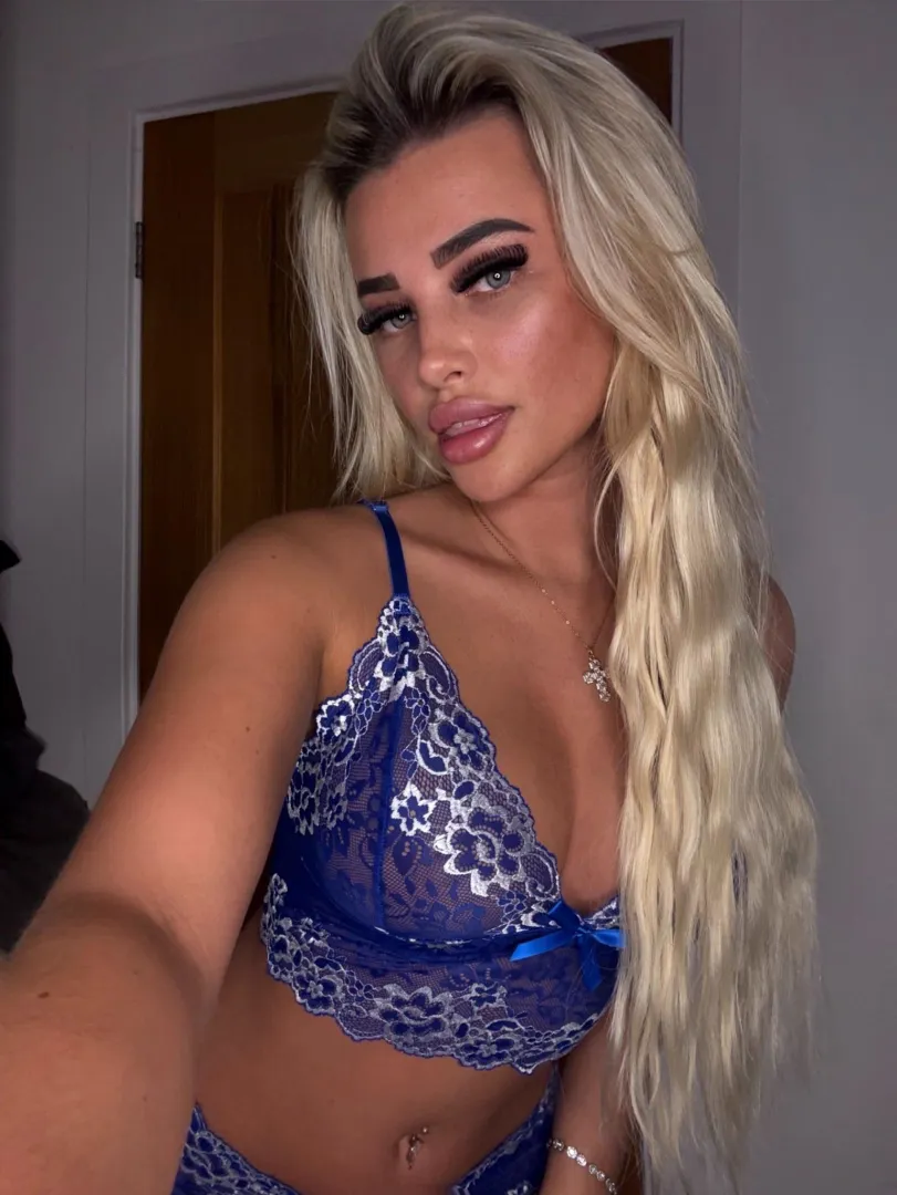 Should I wear this for Valentine? posted by TessaSnuggle