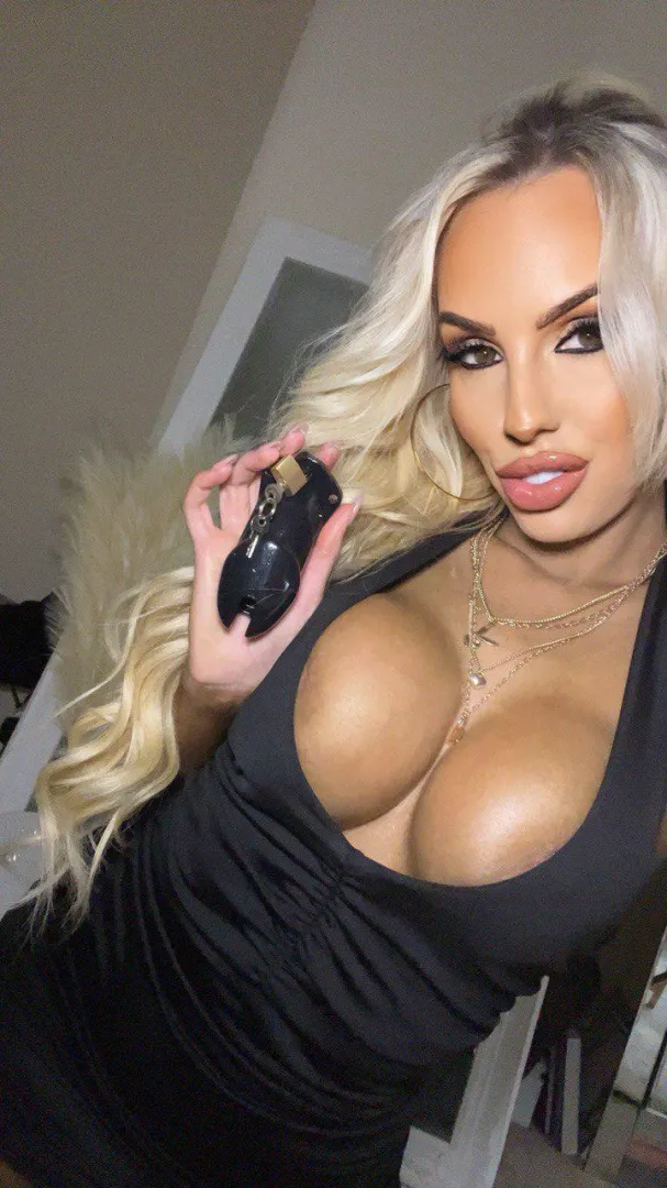 Show me your short penis so i can make fun of you posted by TrinketThick