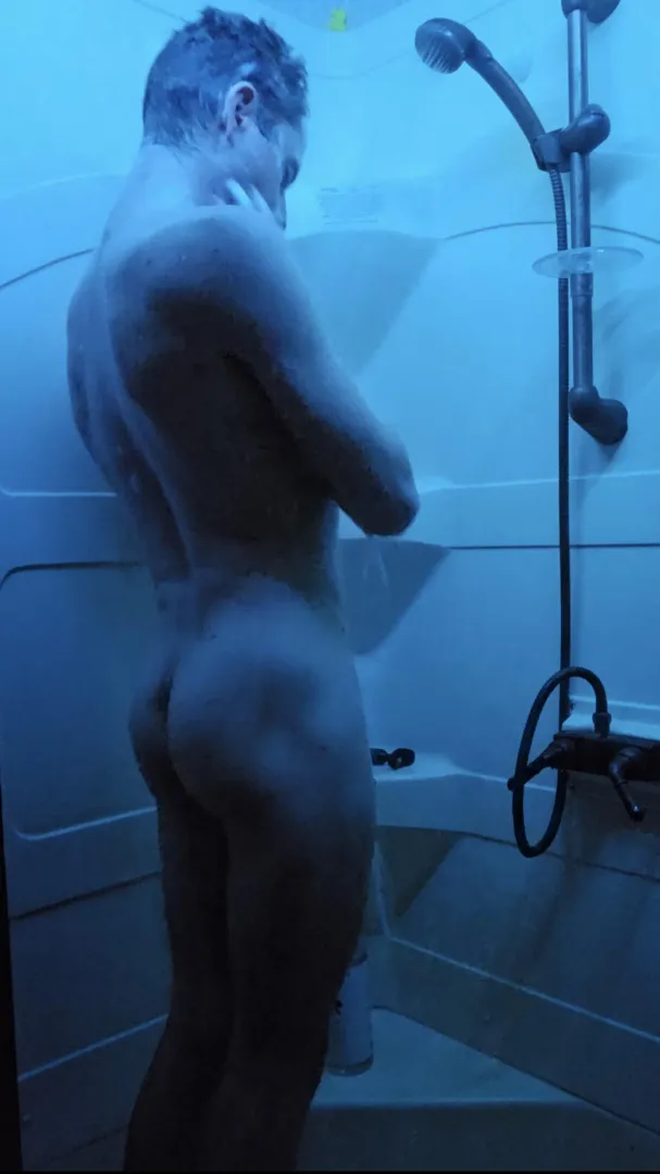 Shower bum time. Would u Shower with me? Yes, no? posted by feelingverynaughty