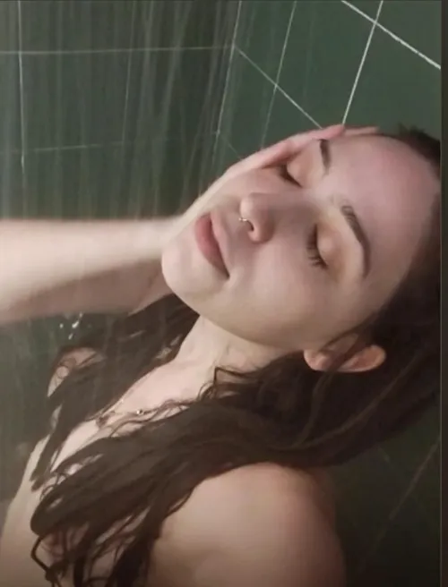 Shower time by LuuVital