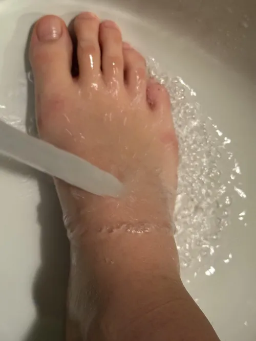 Shower time… anyone else love wet feet? by RoccoMartialFeet
