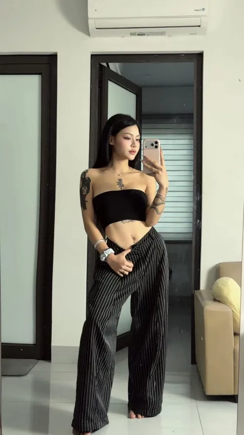 Showing my fit and midriff by marshmallowmuff_in