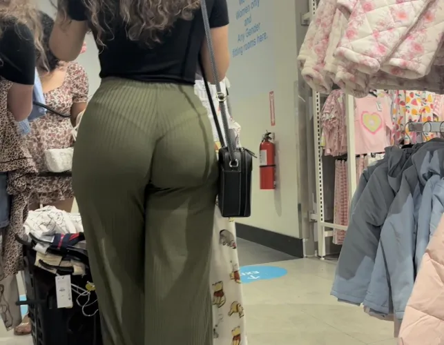 Showing my panty lines while shopping by nalgonapawgmommy