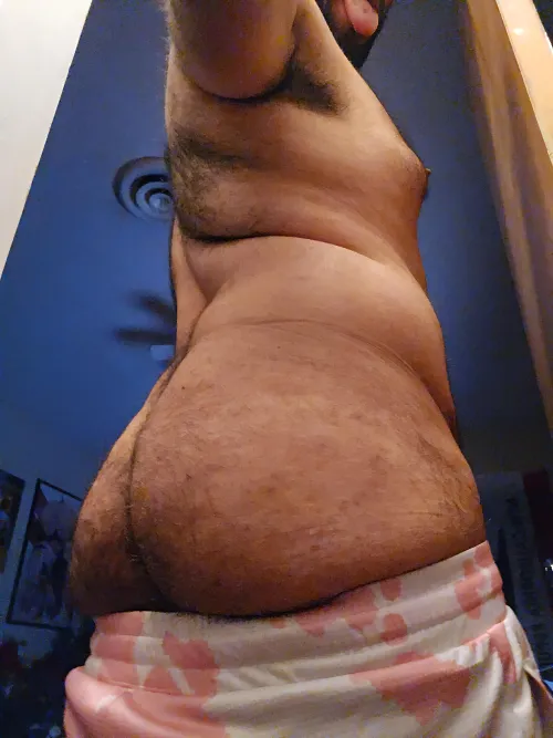 Showing off my chubby body by Death_W0lf