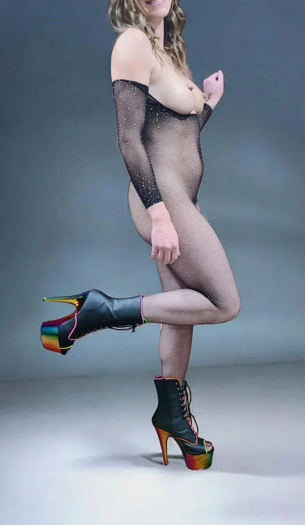 Showing off my new Pleasers! posted by thirsty-wifey3o8