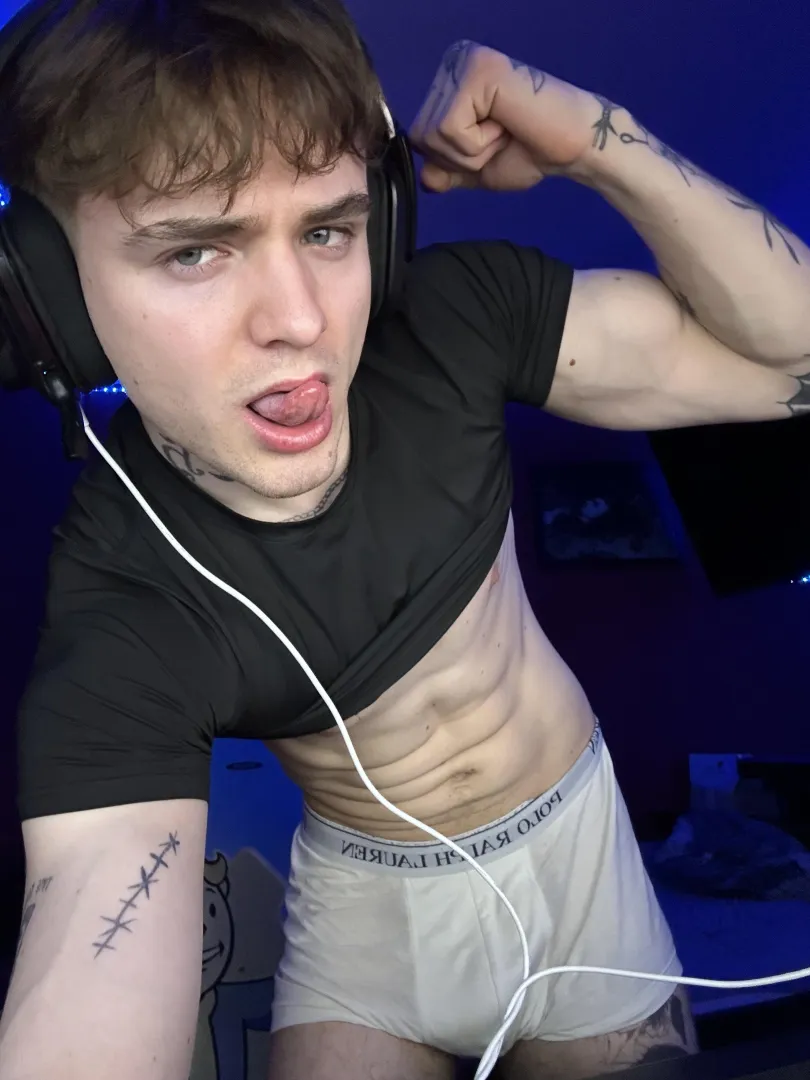 shredded v shape posted by imraezify