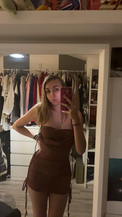 ​​ si tu commente. aux 50 commentaire je lâche un seins ​​ by Unable_Committee_443