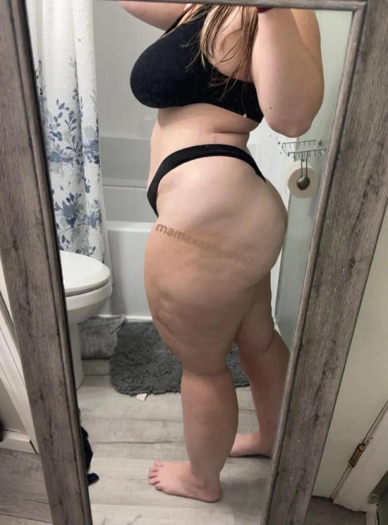 side view of my thong, what do you think? posted by MamaxAaliyahhh