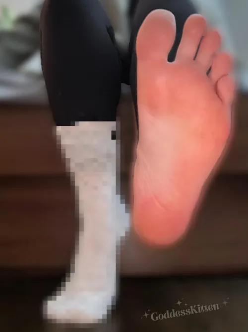 Simp for my soles by sexykitten421