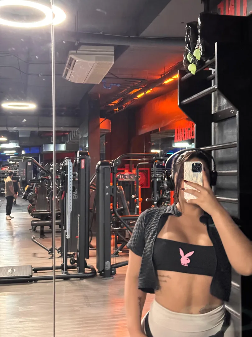 Simple gym fit for a sweaty session posted by natalie_rios1212