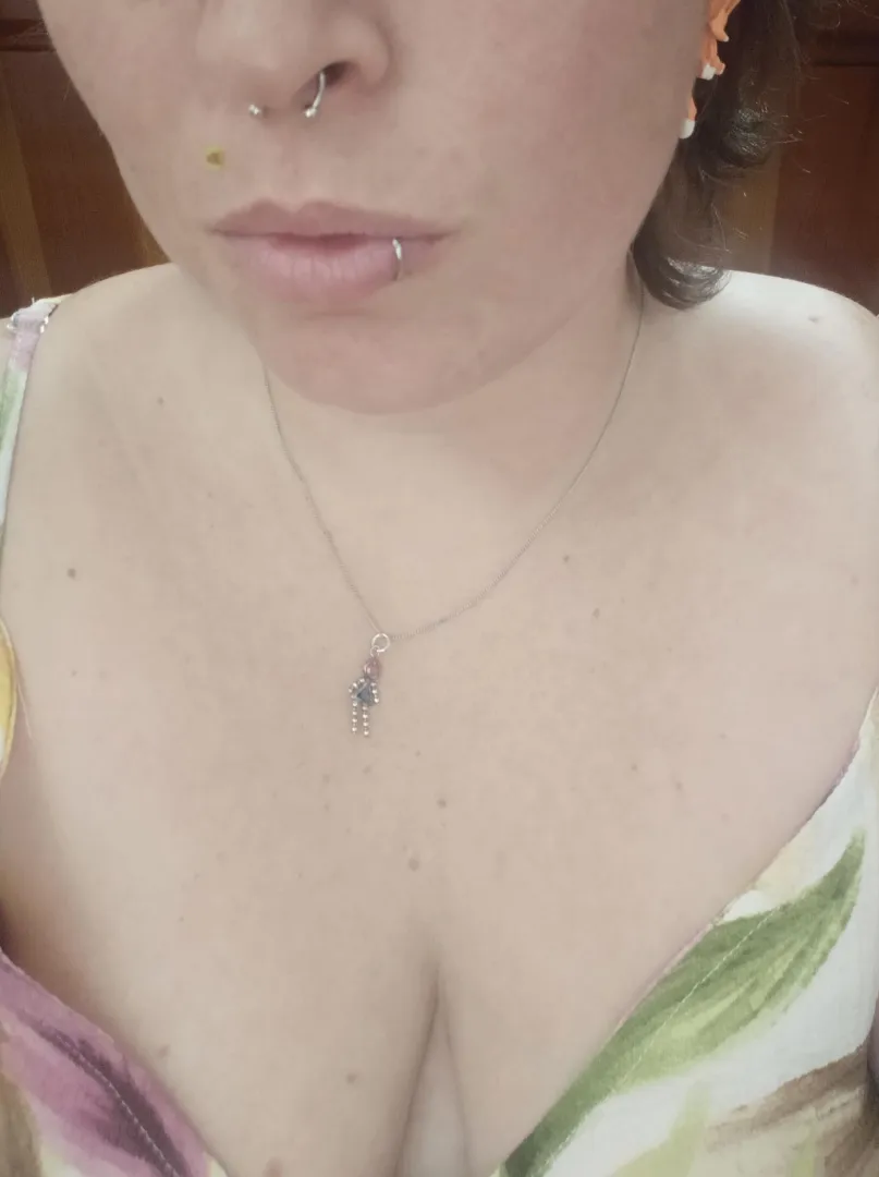 Simple...and braless posted by Rae-Swallows