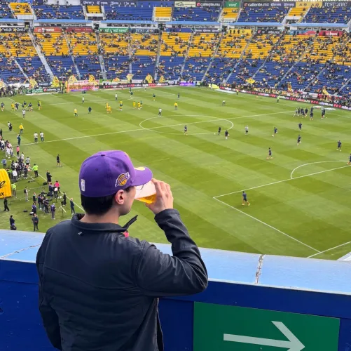 Single 23 years oxnard Latin by Single_latinOxnard