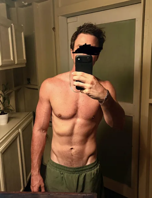 Single M looking to explore by Level-Register2652