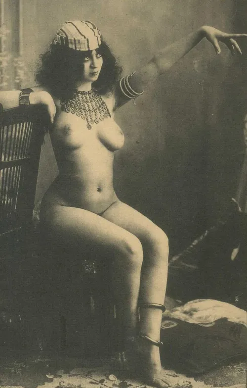 Sir, To-Day I find Maid Annie acting most peculiar.  She reports seeing things that others do not, and dances around in great flights of fancy, declaring herself to be the 'lizard queen'.  I do suspect that she has been at the Absinthe again. by Sir_Lord_B