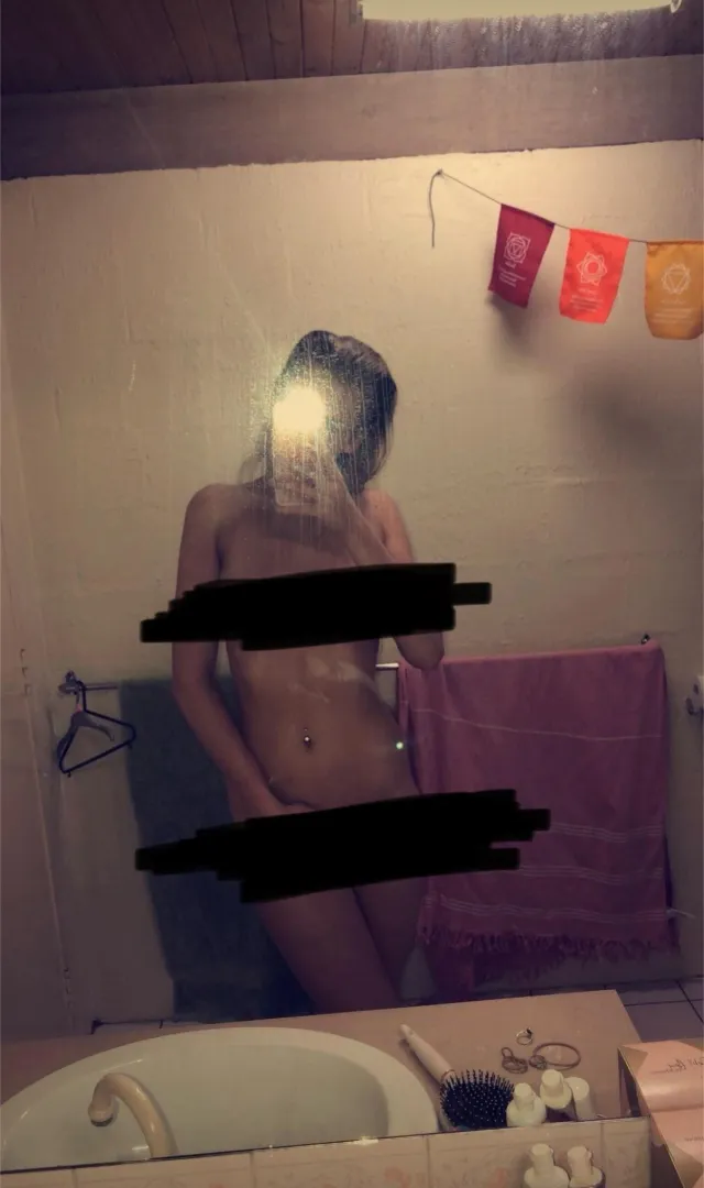 Sis/ fam nudes posted by Turbulent_Bonus_665