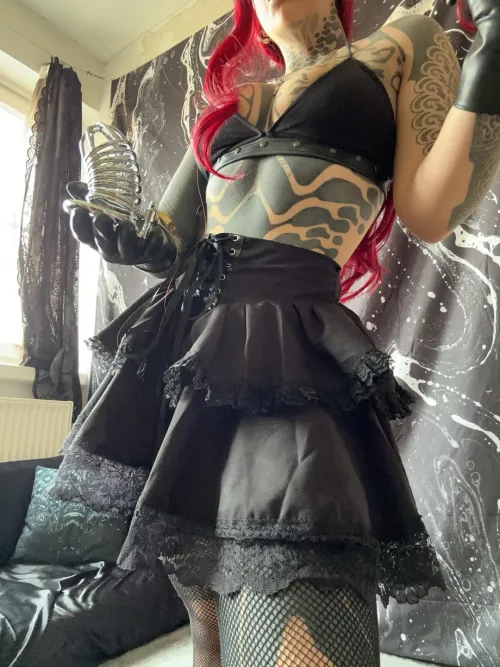 Sissy, hungry and desperate... Mom's here to make decisions for you by little_cybernymph