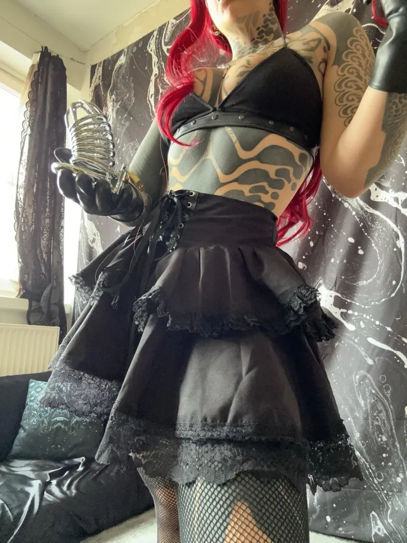 Sissy, hungry and desperate... Mom's here to make decisions for you posted by little_cybernymph