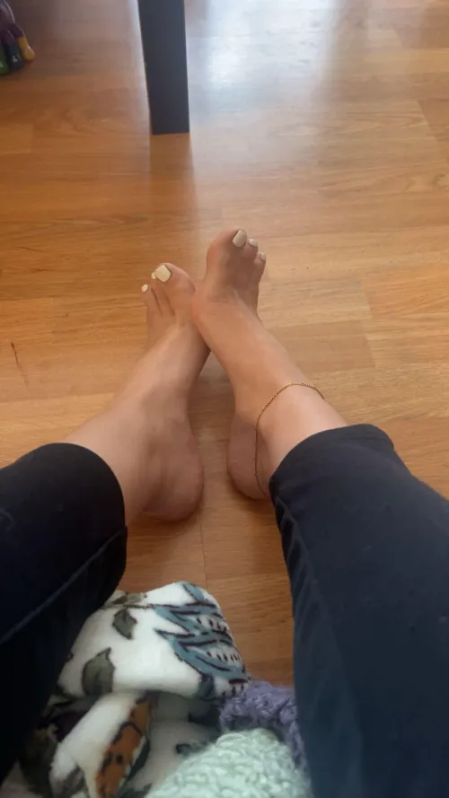 Size 8.5 , need your tongue by kellykane501