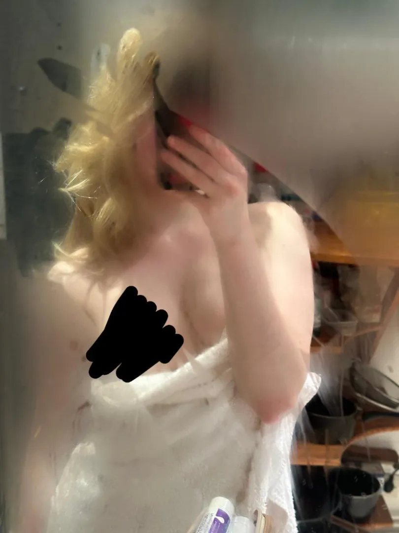 Ska jag visa mer? jag är bara 18  posted by dinsotaste08