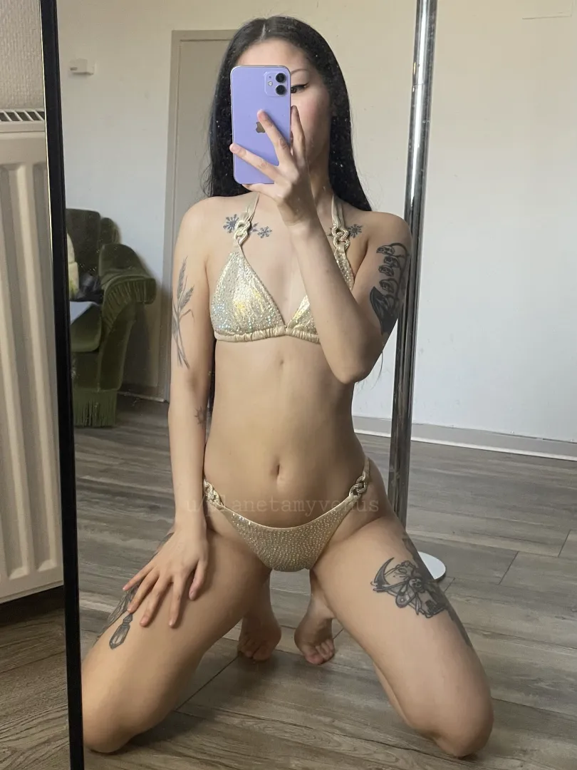 Skinny and petite posted by planetamyvenus